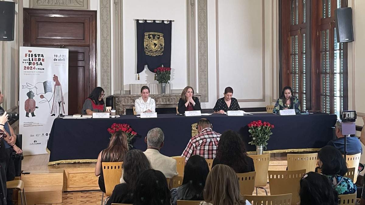 Conferencia sobre la Fiesta del Libro y la Rosa de la UNAM