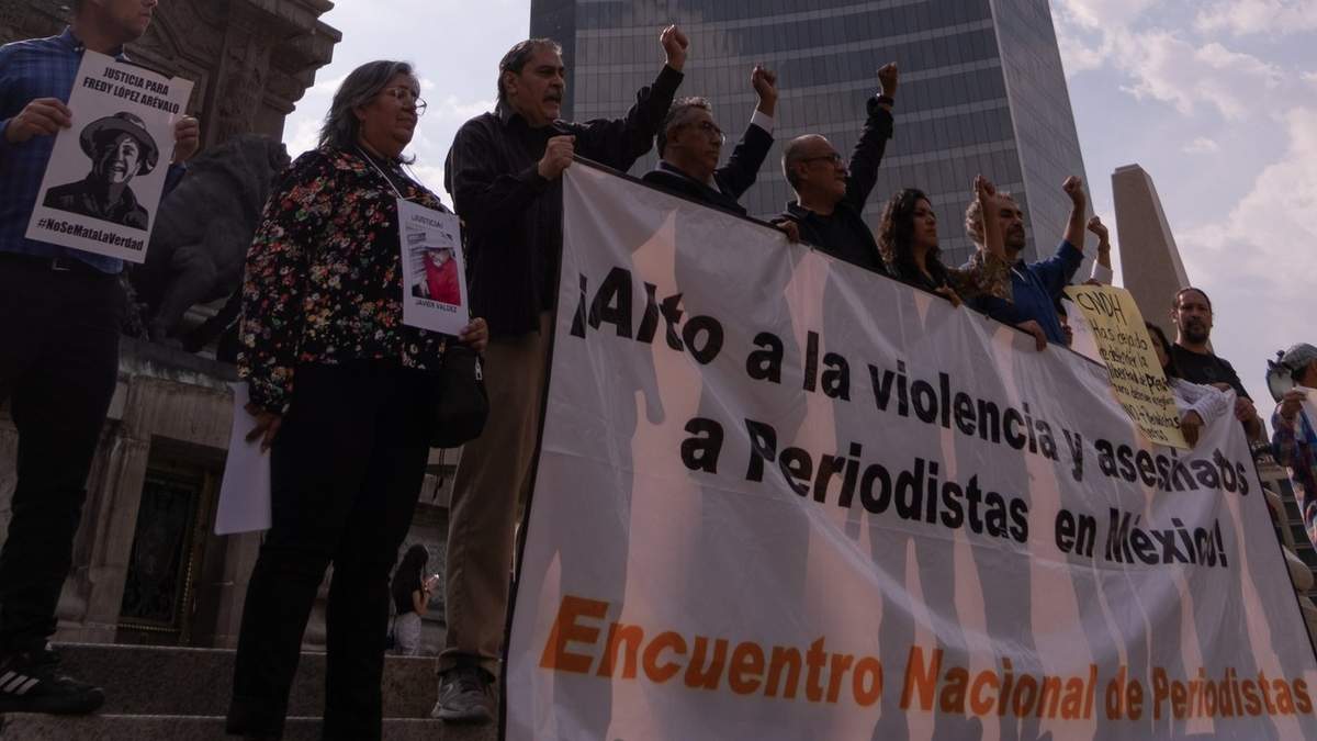 Ataques y condena contra los medios