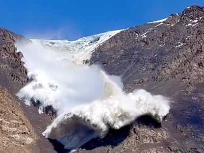 Alpinistas sobreviven a avalancha en las montañas Tian Shan de Kirguistán (Video)