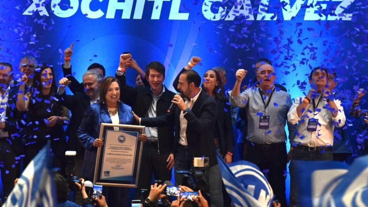 Xóchitl Gálvez con la dirigencia del PAN