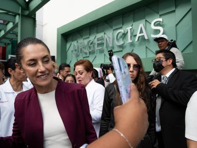 Sheinbaum ordenó investigar si se reportó la coladera sin tapa donde murieron dos jóvenes