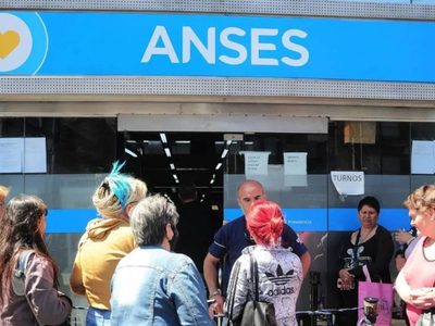 Quiénes pueden cobrar este miércoles, según el calendario de pagos de la ANSES