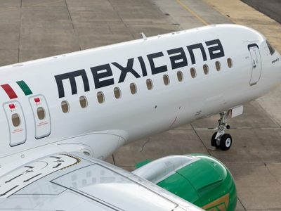 Mexicana recibe el primero de 20 aviones de la empresa brasileña Embraer