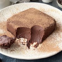 Con 2 ingredientes: el postre viral de manzana y chocolate, fácil, rápido e ideal para un antojo fit