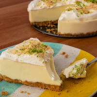 Pie de limón y coco helado, fácil y fresco para compartir en familia este verano