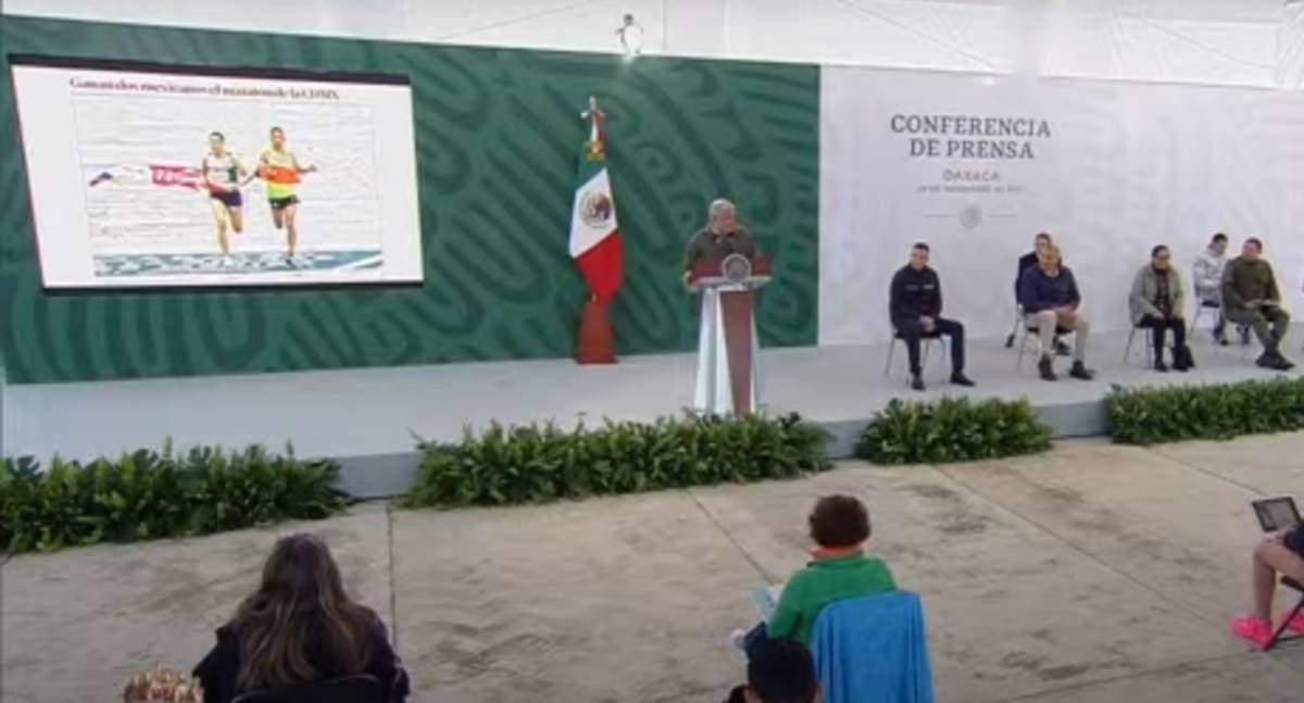 AMLO felicitó a los ganadores del Maratón de la CDMX