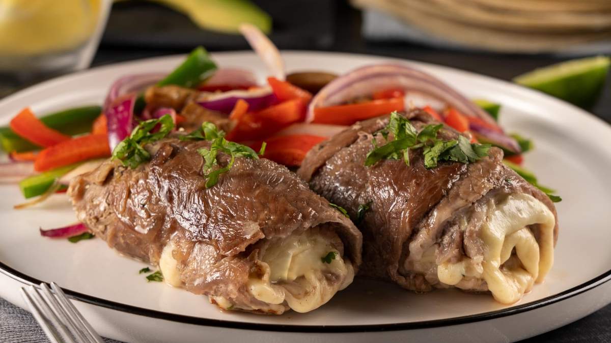 Rollitos de carne. Fuente: (X)