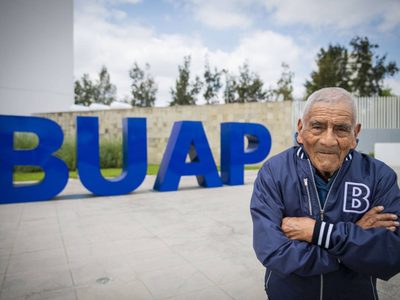 A los 84 años de edad está por graduarse como ingeniero