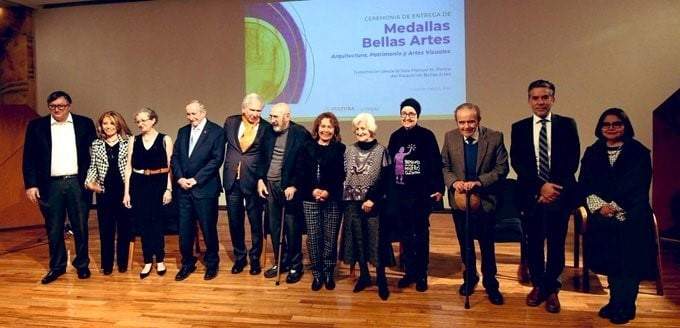 Medalla Bellas Artes fue entregada en la Sala Manuel M. Ponce del Palacio de Bellas Artes