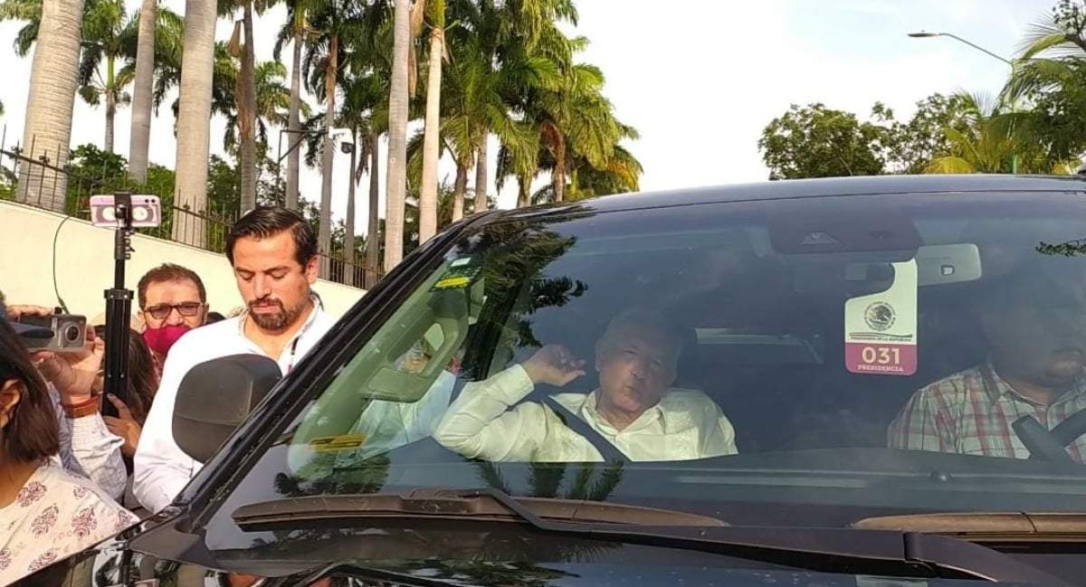 El presidente Andrés Manuel López Obrador durante el bloqueo de la CNTE