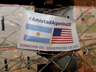 Nueva donación de vacunas de Estados Unidos a Argentina: llegarían más dosis de Pfizer y Moderna