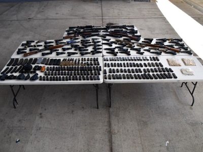 Aseguran cargamento de armas y drogas en frontera Coahuila-Texas
