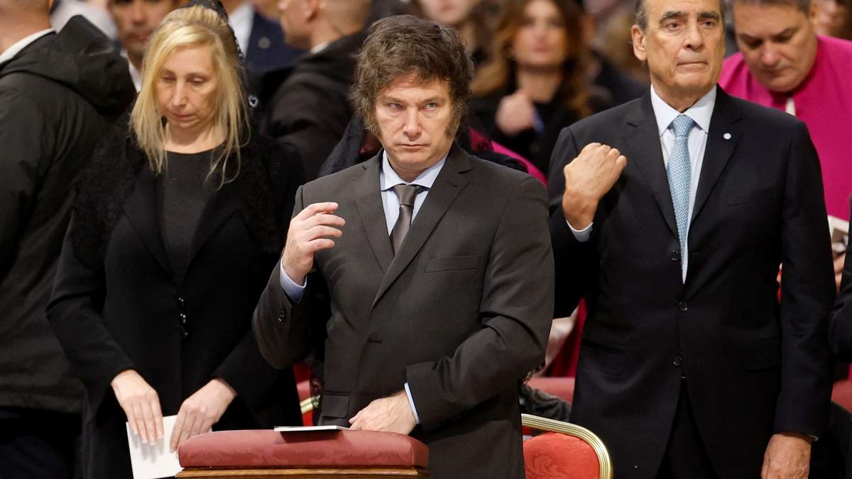 Karina Milei, Javier Milei y Guillermo Francos