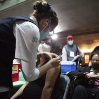 México supera las 220 mil muertes por covid-19
