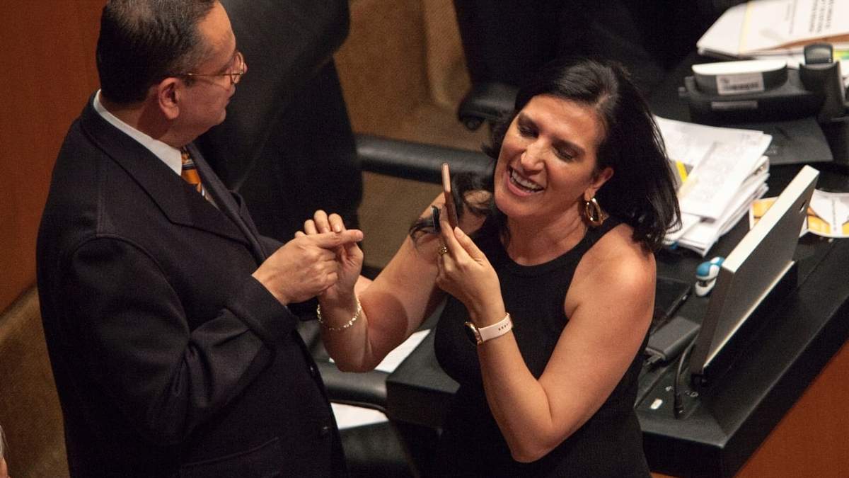 Kenia López Rabadán