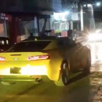 Pandillas de San Cristóbal de las Casas presumen autos de lujo y armas la noche del Grito (Video)