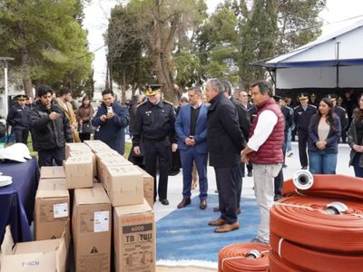 Vehículos e insumos por más de 1.200 millones de pesos para la Policía provincial
