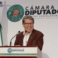 Monreal presume publicación en el DOF de la reforma que regula suscripciones digitales