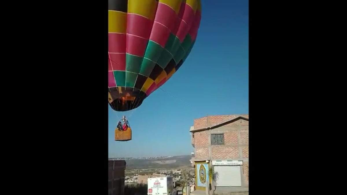 El globo descendió peligrosamente en la colonia Los Castillos, en León