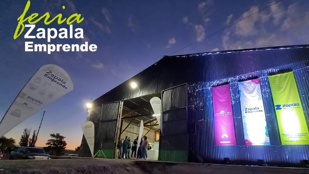 Ingreso a Zapala Emprende, en el galpón del ferrocarril. Fuente. (Twitter)