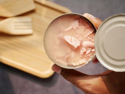 Antes de volver a comprar atún en lata: conocé este impactante dato nutricional