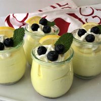 Mousse de limón con solo 3 ingredientes y con leche condensada casera: ahorrá y prepará este postre divino
