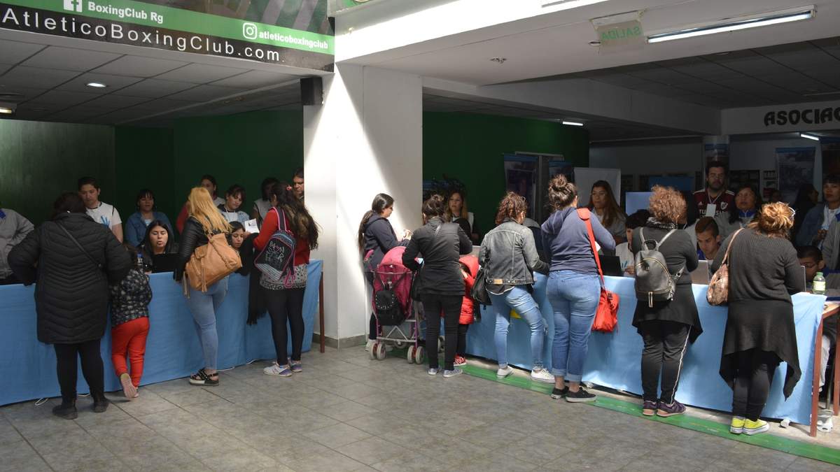 Entrega de Tarjetas Alimentar. Fuente: (Twitter).