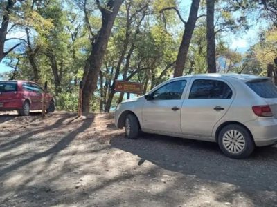 Parque Nacional Lanín instó a turistas y residentes de Catritre a estacionar en lugares habilitados