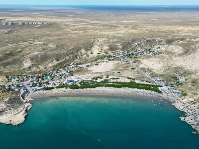 Puerto Pirámides: el rincón patagónico que se transforma en el destino ideal para cortar la rutina