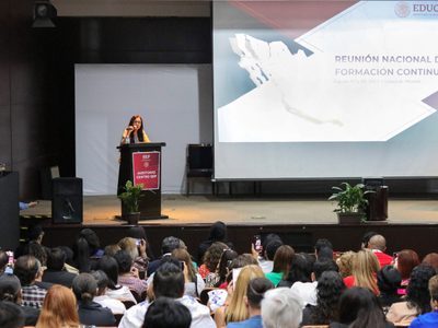 Las críticas no son contra los libros de texto, sino contra la transformación de México: SEP