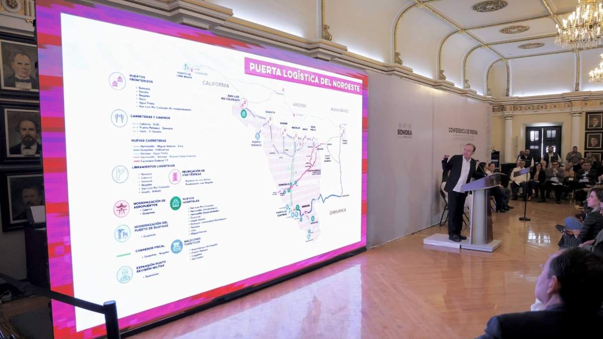 El gobernador de Sonora, Alfonso Durazo habla sobre la infraestructura carretera en el estado, durante su conferencia semanal, el miércoles 11 de marzo de 2026