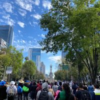 La Caminata por la Paz parte hacia Palacio Nacional en la CDMX