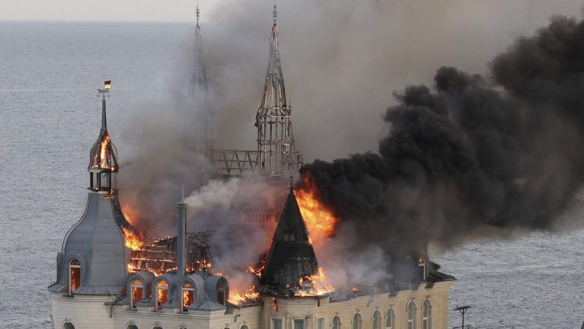 El castillo se encuentra en la ciudad de Odesa, Ucrania y es llamado “Hogwarts”