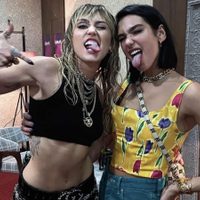 Ya es furor: Miley Cyrus estrenó un nuevo videoclip junto con Dua Lipa