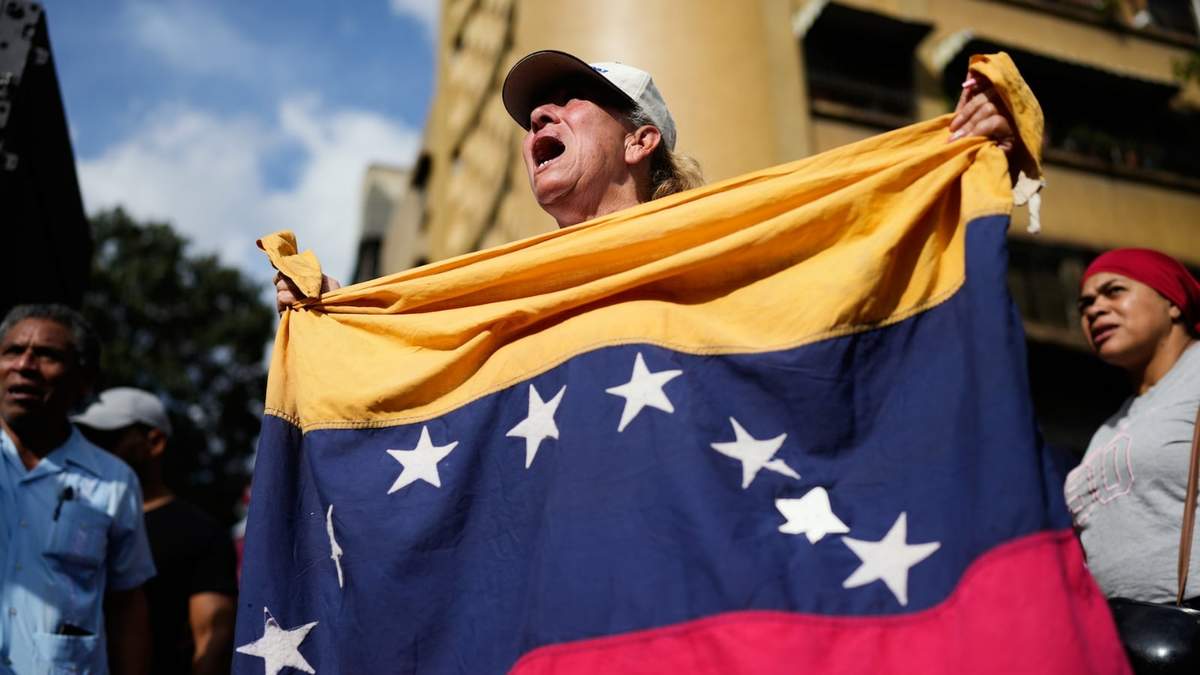 Partidarios del gobierno se manifiestan en Caracas, Venezuela, el sábado 3 de enero de 2026