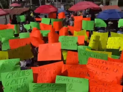 Obligan a comerciantes de Cuautla a agradecer a grupo criminal por no cobrarles piso (Video)