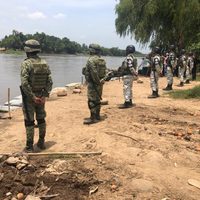 GN lleva 20 mil 400 migrantes rescatados y 30 'polleros” detenidos en frontera sur
