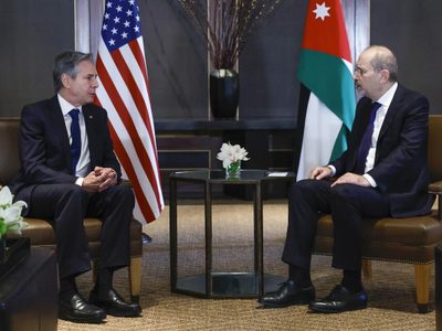 Blinken se reúne con el rey de Jordania en intento por evitar que la guerra de Gaza se extienda