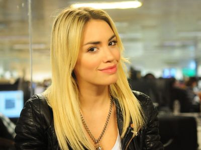 Lali Espósito se sinceró en las redes y compartió una fotografía con su actual pareja