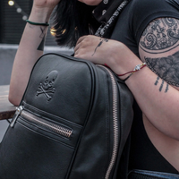 Si tenés una mochila de cuero despeluchada, no la tires: así la dejarás como nueva en pocos pasos