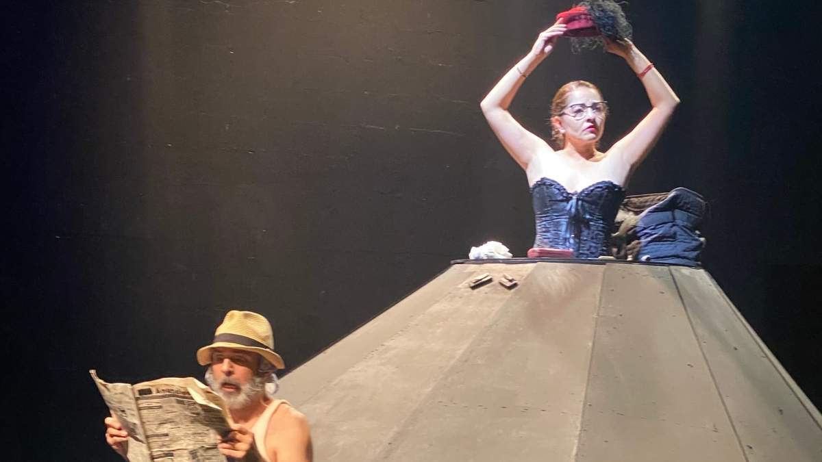 Mónica Torres y Ricardo White en "Días felices"