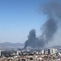 Combaten un incendio en una fábrica de la alcaldía Azcapotzalco