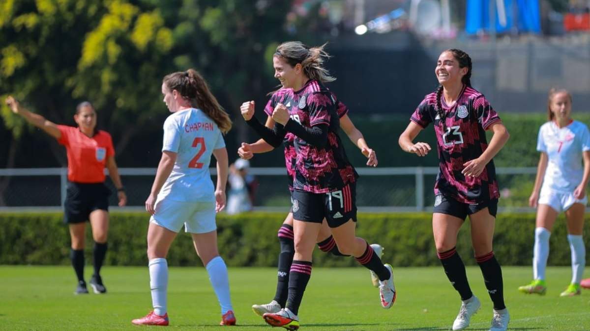 El partido entre las selecciones femeniles de México y Canadá