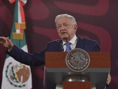 AMLO sostendrá pelea legal contra María Amparo Casar por pensión de Pemex