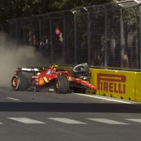 GP de Azerbaiyán: Carlos Sainz choca a "Checo" Pérez (Video)