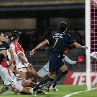 Con el rechazo de la Liga MX femenil, el salario base de mujeres futbolistas avanza en el Senado
