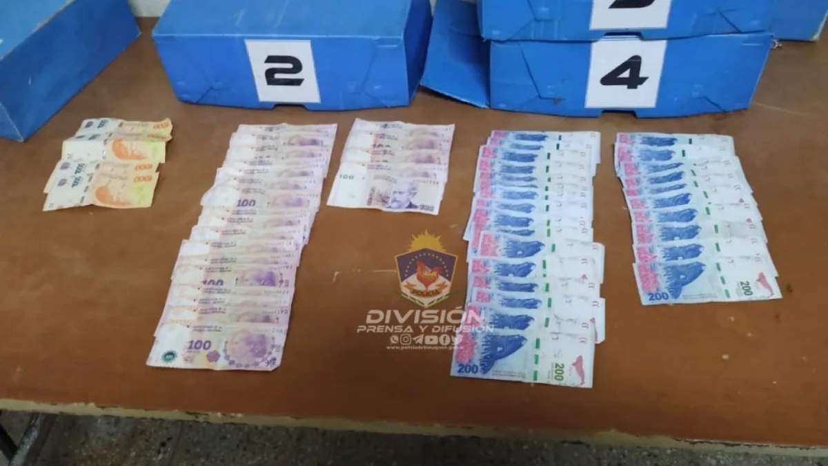 Dinero secuestrado por la Policía de Neuquén. Fuente: (Prensa Policía)