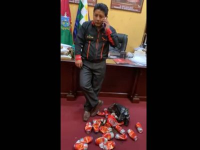Piden prisión preventiva para el gobernador de La Paz por montar fiestas con alcohol en su despacho