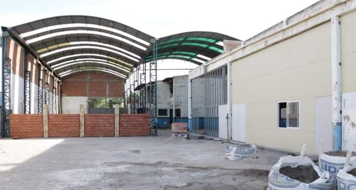 Construcción del edificio de la EPET 25. Fuente: (Canal 7)