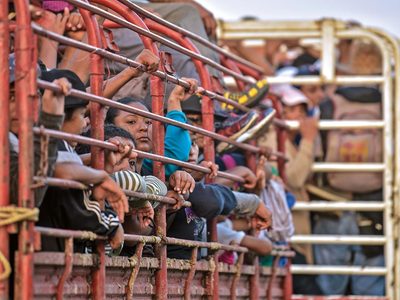 AMLO y Biden negocian acuerdo para deportar en “caliente” a miles de extranjeros: Washington Post